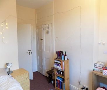 4 bedroom terraced house to rent - Photo 3