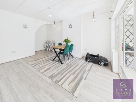 3 bedroom semi-detached house to rent - Photo 2