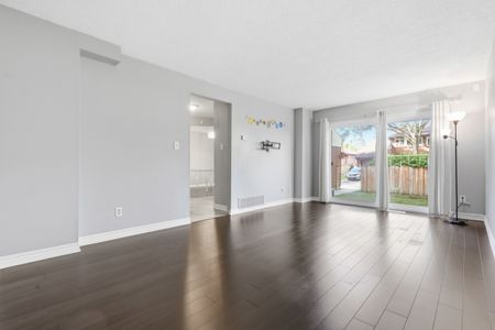 For Lease - 155 Glovers Road Unit# 103, Oshawa, Ontario - Photo 4
