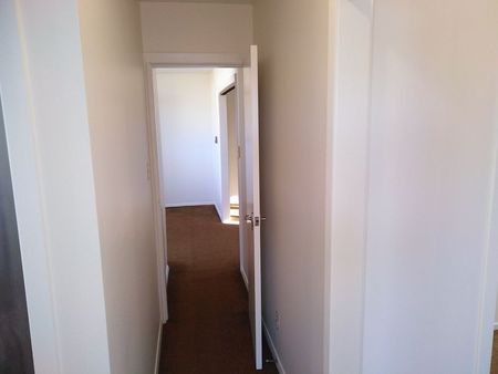 3 Bedrooms Bryndwr Sunny Burnside High New Reno... - Photo 2