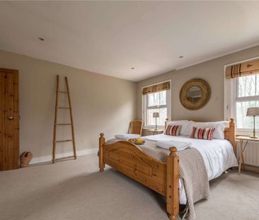 All inclusive short let. Handsome Victorian farmhouse with rural view - Photo 3