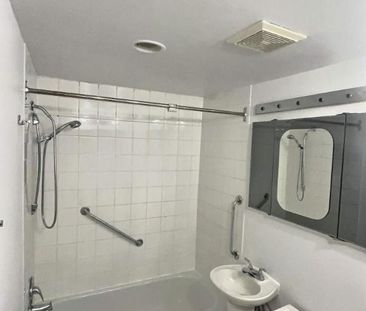 2 CH - 1 SDB - Montréal - $1,375 /mo - Photo 3