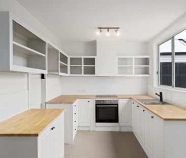 63 Saffron Street, Newtown - Photo 2