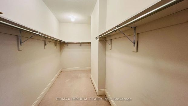 Detached Home For Lease | W9235867 - Photo 1