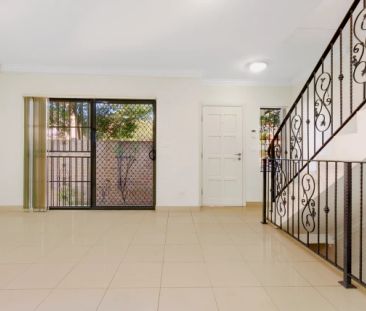 2/93-95 Clissold Parade,Campsie,New South Wales 2194, Sydney - Photo 4