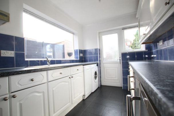 3 bedroom semi-detached house to rent - Photo 1