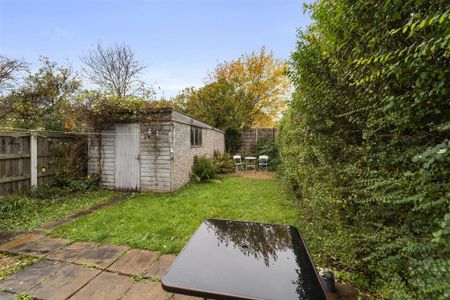 3 bedroom semi-detached house to rent - Photo 3