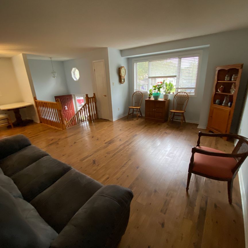 For Lease - 18 Helen Street Unit# UNIT 2, Kawartha Lakes, Ontario - Photo 1