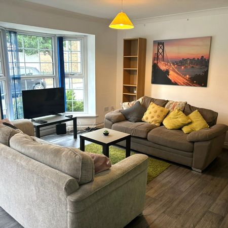 6 bedroom property to rent - Photo 3