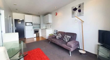 CITY CENTRE - 1 Bedroom Apartment with Amazing Views - Photo 2