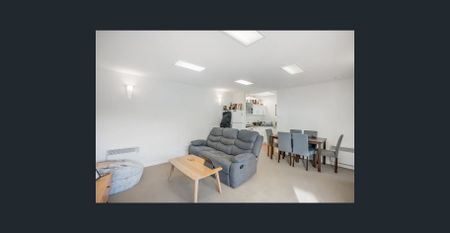 Low Maintenance One Bedroom Unit - Photo 5