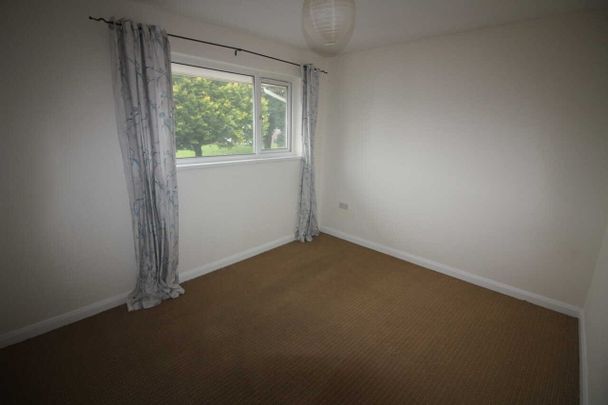 2 bed Flat - Photo 1