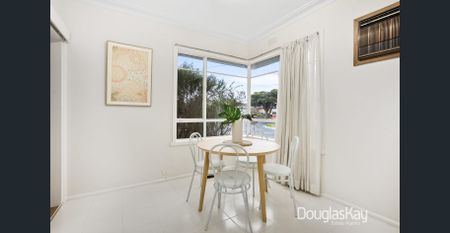 The Dream - Classic Family Home Superb home - Photo 2