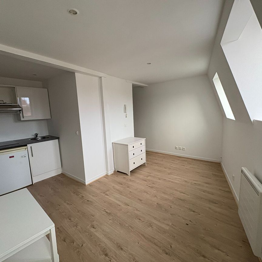 Location Appartement 1 pièce 25m² LILLE 59000 - Photo 1