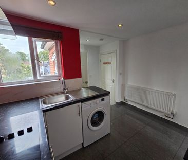 Studio Flat, Penshurst Road, CR7 - Photo 3