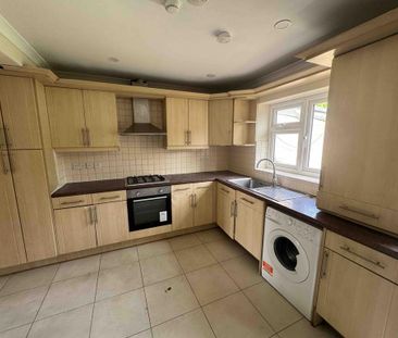 5 bedroom semi-detached house to rent - Photo 6