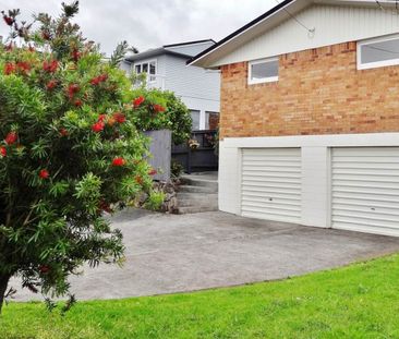 Superb Living - Unbeatable Location - Photo 3