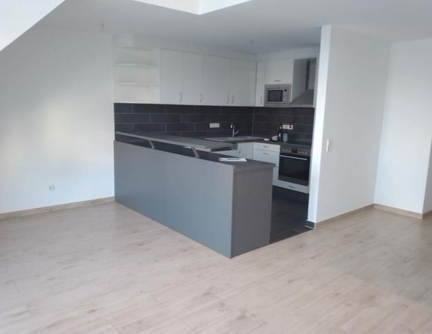 - EHNINGEN - Moderne 3-Zi.-Wohnung mit EBK, Fußbodenheizung, Stp - Foto 1