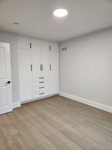 For Lease - 341 Lawrence Avenue, Toronto, Ontario - Photo 5