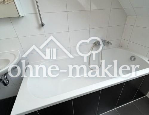 70 m² Dachgeschoss-Charme in zentraler Lage - Photo 1
