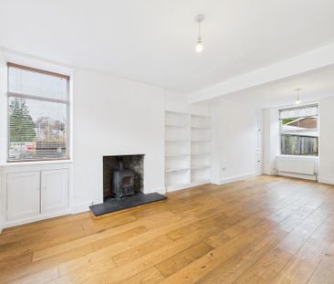 3 bedroom end of terrace house to rent - Photo 1