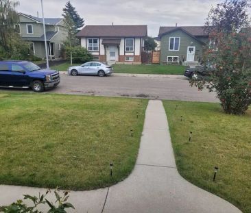 3 Bedroom Mainfloor with shared garage in NE Calgary (From April 1s... - Photo 1