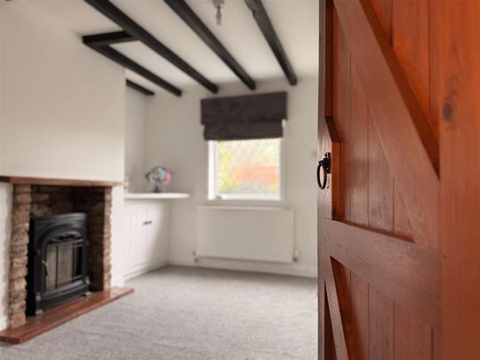 2 bedroom end of terrace house to rent - Photo 1