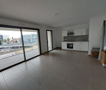 location Appartement T3 DE 63.66m² À NIMES - Photo 6