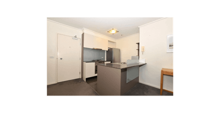FURNISHED - Stylish two bedroom apartment with plenty of space and natural light! Apartment - Photo 5