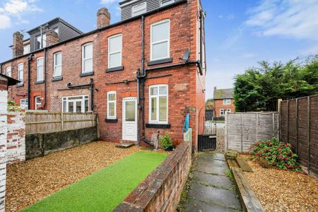 3 bedroom end of terrace house to rent - Photo 4