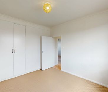 Two-bedroom apartment in the heart of Ascot Vale - Photo 1