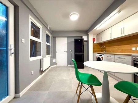 Bushey Grove Road, Bushey, WD23 - Photo 3