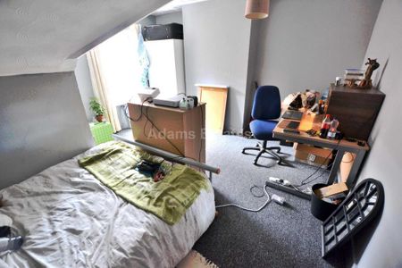 6 bedroom terraced house to rent - Photo 2