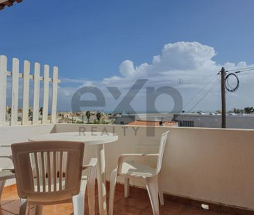 Apartamento T1 com Varanda e Vista Mar - Photo 1