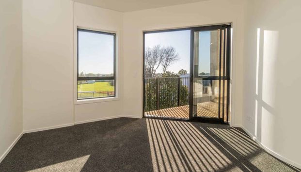 Near New Apartment Built To Perfection - Waterview - Photo 1