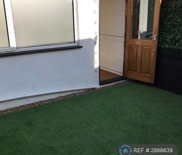 4 bedroom terraced house to rent - Photo 5
