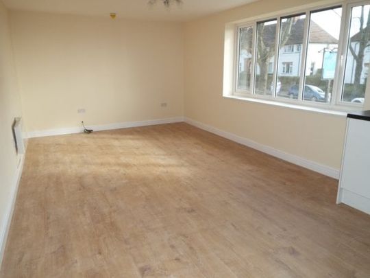 Flat 7, Queen Adelaide House, Windmill Lane, Property for rent - Photo 1