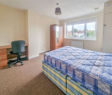 4 bedroom terraced house to rent - Photo 3