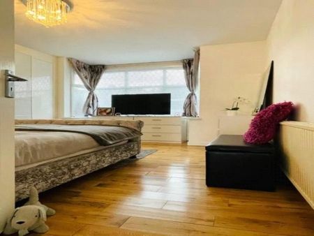 5 bedroom semi-detached house to rent - Photo 3