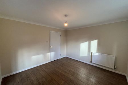 4 bedroom detached house to rent - Photo 4