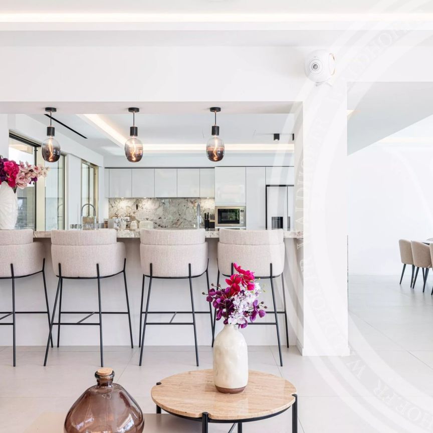 Tout savoir sur cette maison dans le quartier Le Cap, à Antibes - Photo 1