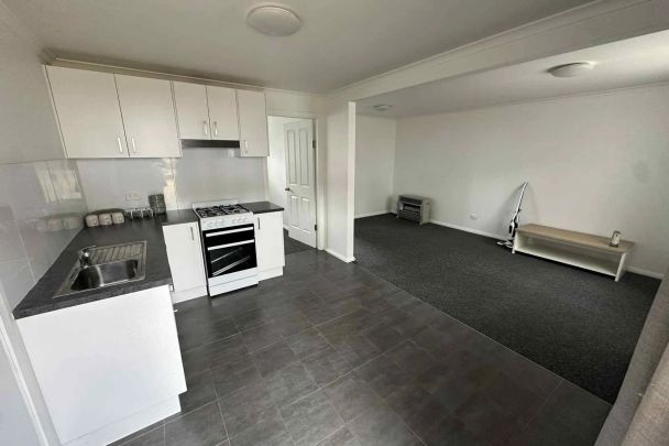Renovated 1 Bedroom Granny Flat in a Quiet & Private Location - Photo 1