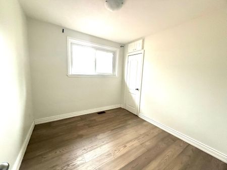 For Lease - 255 Sussex Avenue, Richmond Hill, Ontario - Photo 3