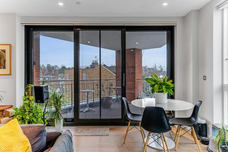 3 bedroom flat to rent - Photo 2