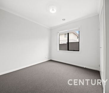 Modern Family Home with Two Lounge Rooms - Photo 5