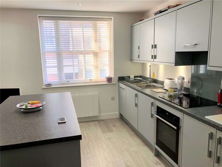 Beautifully designed apartment in the heart of town - Photo 4