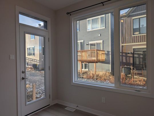 For Lease - 375 Les Emmerson Drive, Barrhaven, Ontario - Photo 1