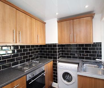 2 bedroom ground floor flat to rent - Photo 6