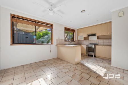 Low Maintenance 3 Bedroom Home in Melton South! - Photo 4