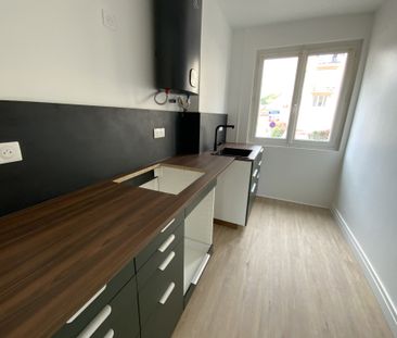 Location Appartement 4 pièces 73m² EVREUX 27000 - Photo 3